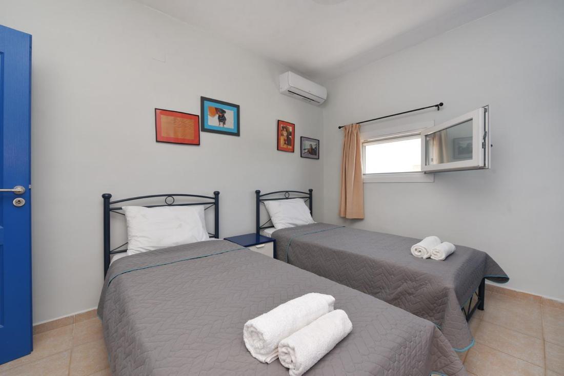 Flora'S Beach And Pool Villa In Syros Liaropá المظهر الخارجي الصورة