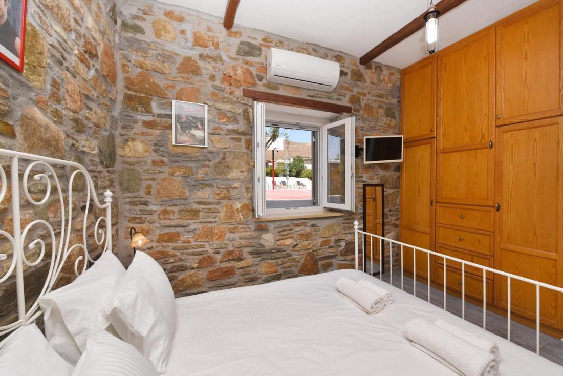 Flora'S Beach And Pool Villa In Syros Liaropá المظهر الخارجي الصورة