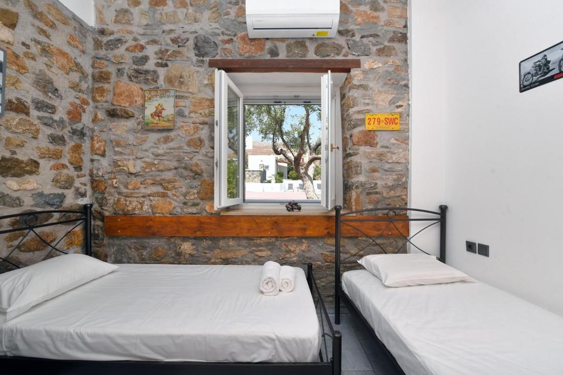 Flora'S Beach And Pool Villa In Syros Liaropá المظهر الخارجي الصورة