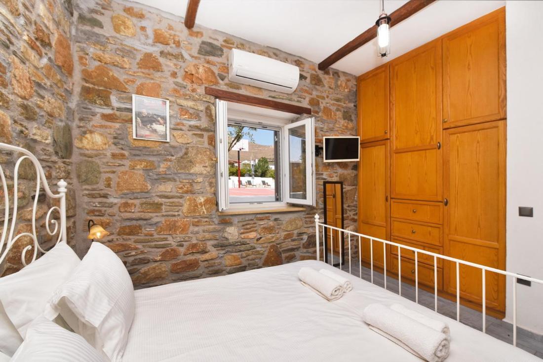 Flora'S Beach And Pool Villa In Syros Liaropá المظهر الخارجي الصورة