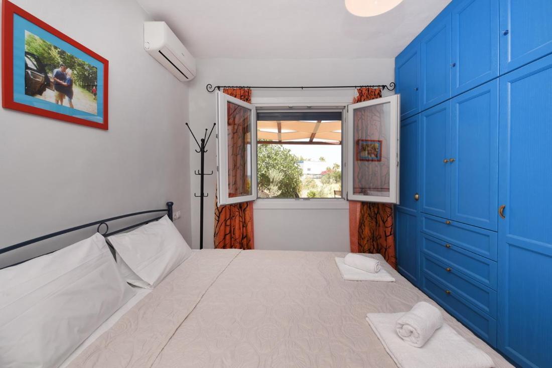 Flora'S Beach And Pool Villa In Syros Liaropá المظهر الخارجي الصورة