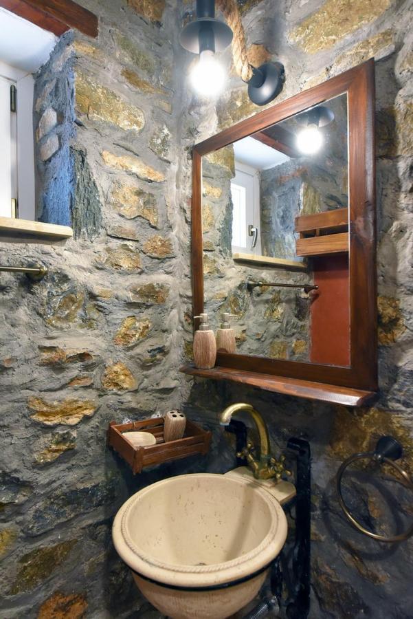 Flora'S Beach And Pool Villa In Syros Liaropá المظهر الخارجي الصورة