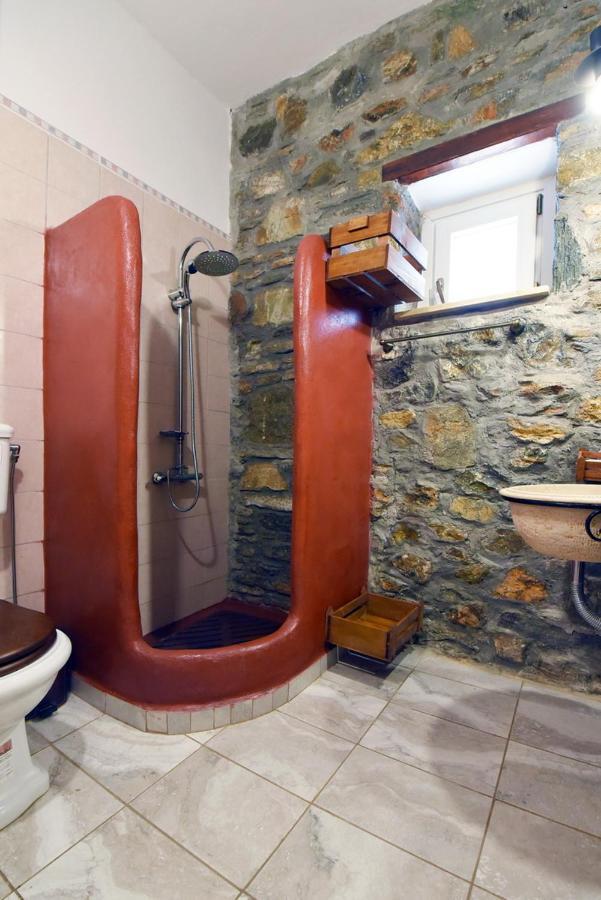 Flora'S Beach And Pool Villa In Syros Liaropá المظهر الخارجي الصورة