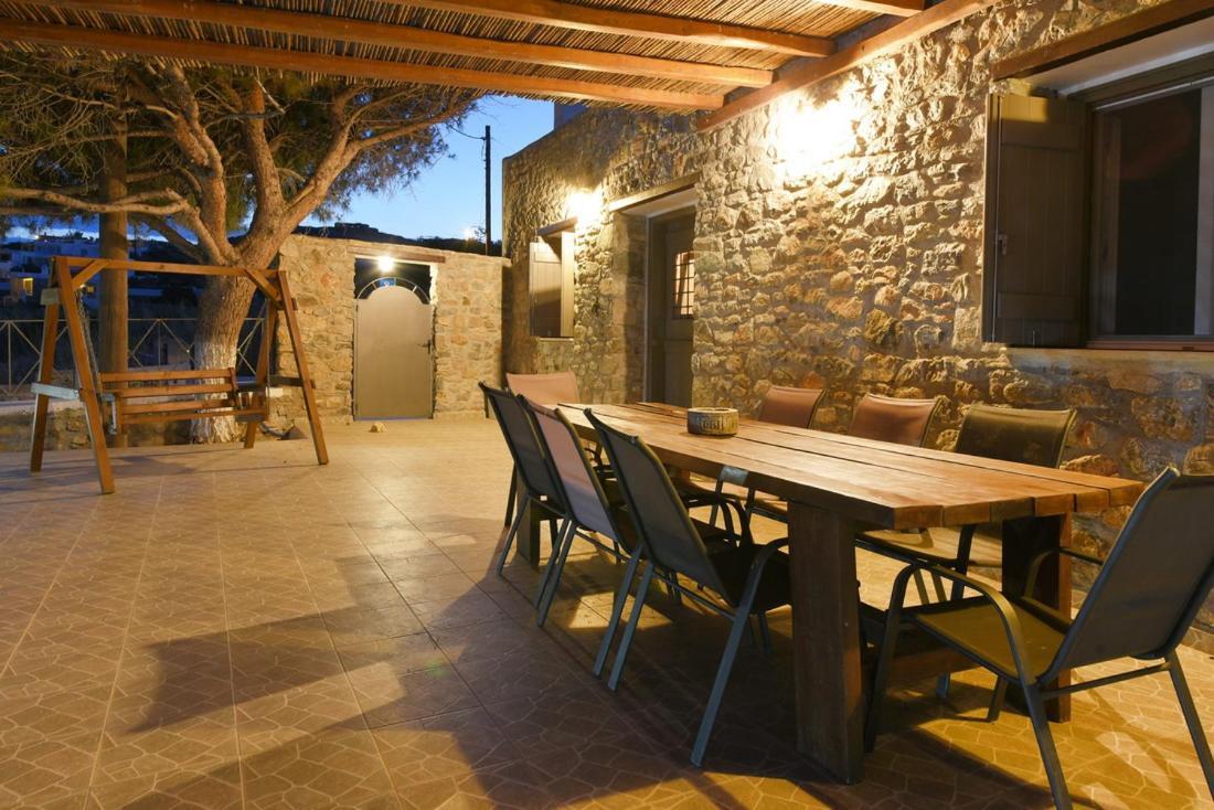 Flora'S Beach And Pool Villa In Syros Liaropá المظهر الخارجي الصورة
