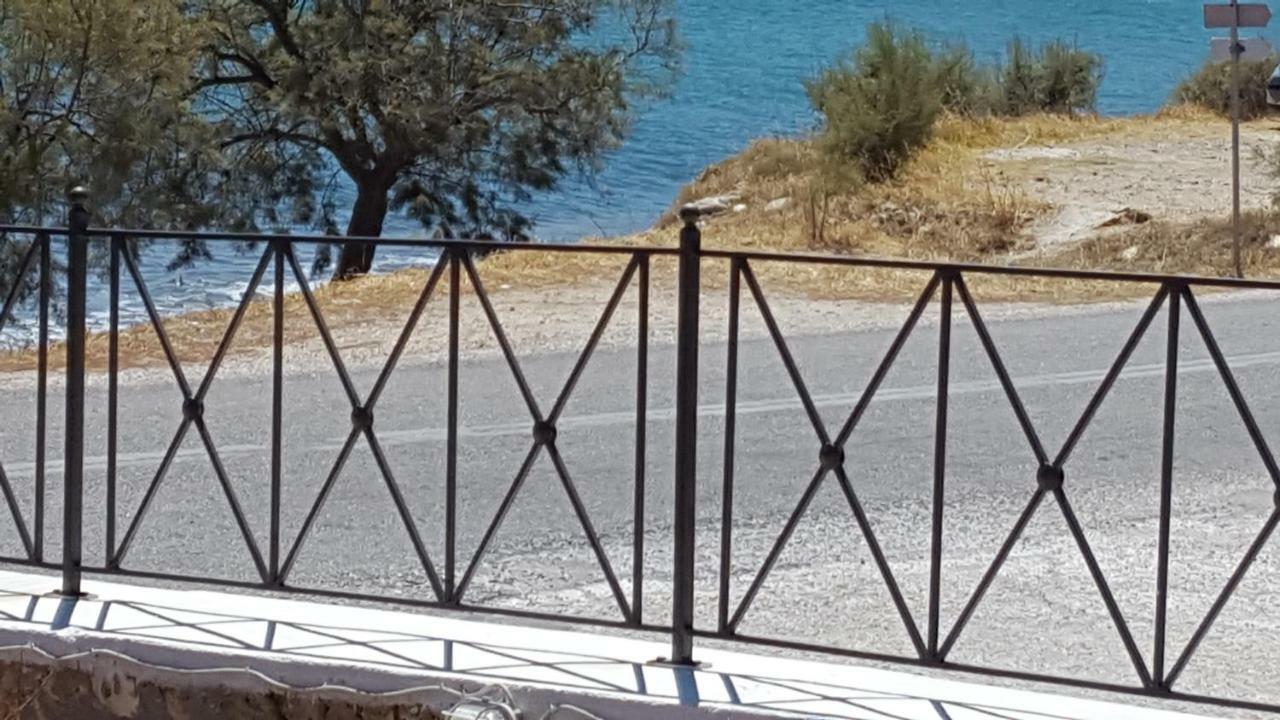 Flora'S Beach And Pool Villa In Syros Liaropá المظهر الخارجي الصورة
