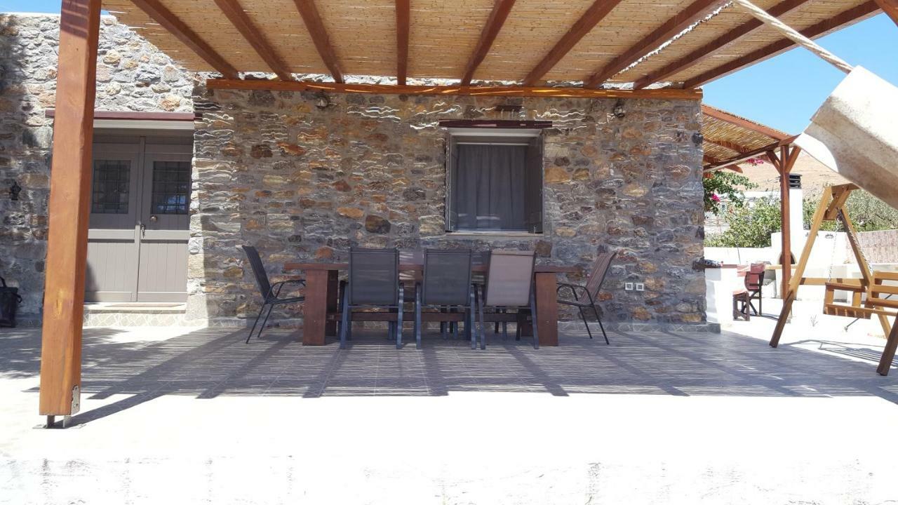 Flora'S Beach And Pool Villa In Syros Liaropá المظهر الخارجي الصورة